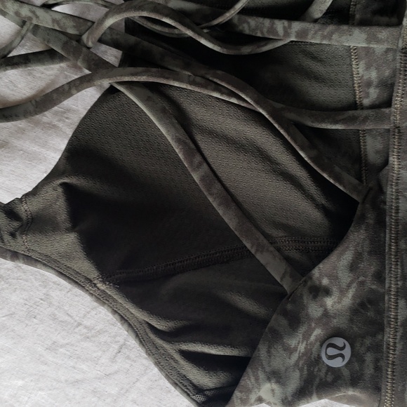 Lululemon bra - Picture 5 of 10